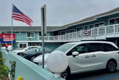Photo 3 - Morro Bay Beach Inn