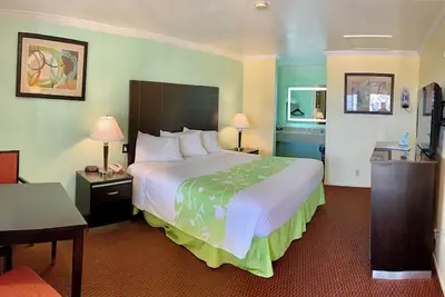 Photo 5 - Morro Bay Beach Inn