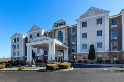 Photo 2 - Holiday Inn Express Lexington by IHG