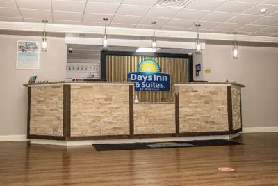 Photo 4 - Days Inn and Suites by Wyndham Hammond, IN