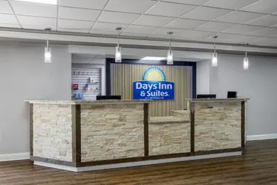 Photo 3 - Days Inn and Suites by Wyndham Hammond, IN