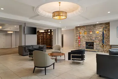 Photo 4 - DoubleTree by Hilton Pittsburgh Airport