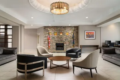 Photo 3 - DoubleTree by Hilton Pittsburgh Airport