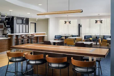 Photo 4 - Courtyard by Marriott Kingston