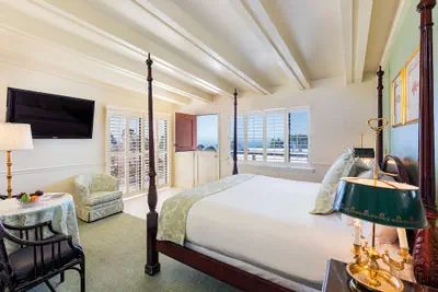Photo 4 - Tally Ho Inn