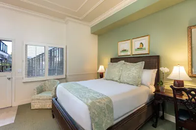 Photo 3 - Tally Ho Inn