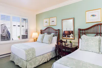 Photo 5 - Tally Ho Inn