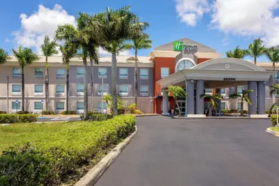Photo 2 - Holiday Inn Express & Suites Florida City by IHG