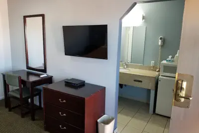 Photo 3 - Travelodge by Wyndham Barstow
