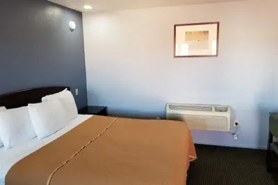 Photo 4 - Travelodge by Wyndham Barstow