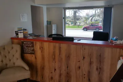 Photo 5 - Driftwood Beach Motel