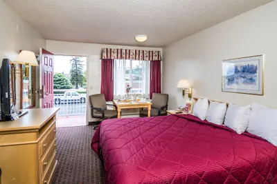 Photo 5 - Hollister Inn