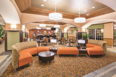 Photo 3 - La Quinta Inn & Suites by Wyndham Bentonville