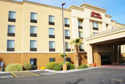 Photo 2 - Hampton Inn & Suites Kingman