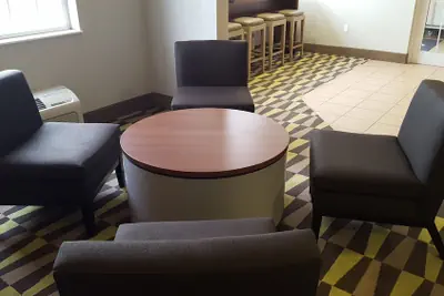 Photo 3 - Microtel Inn & Suites by Wyndham Bellevue/Omaha