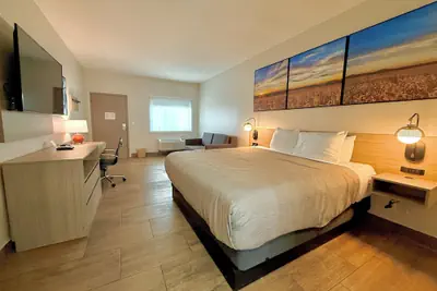 Photo 4 - Quality Inn & Suites Victoria South