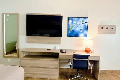 Photo 5 - Quality Inn & Suites Victoria South