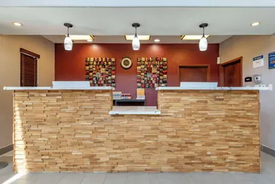 Photo 4 - Best Western Plus Victoria Inn & Suites