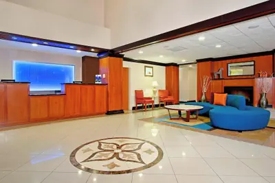 Photo 2 - Fairfield Inn & Suites by Marriott Fairfield Napa Valley