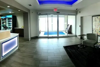 Photo 3 - Holiday Inn Express Hotel & Suites Decatur by IHG