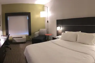 Photo 5 - Holiday Inn Express Hotel & Suites Decatur by IHG
