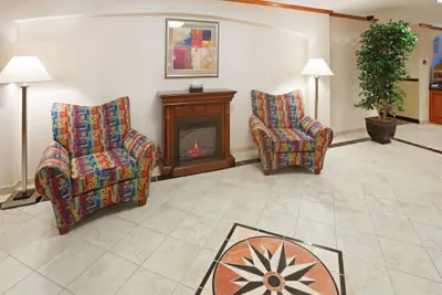 Photo 4 - Holiday Inn Express Hotel & Suites Decatur by IHG