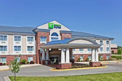 Photo 2 - Holiday Inn Express Hotel & Suites Paragould by IHG