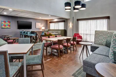 Photo 5 - Hampton Inn & Suites - Cape Coral/Fort Myers Area, FL