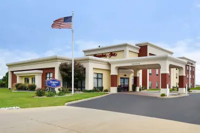 Photo 2 - Hampton Inn by Hilton Litchfield