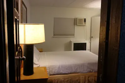 Photo 2 - Greenview Inn Riverhead