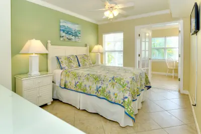 Photo 5 - Barefoot Beach Resort