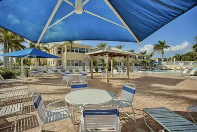 Photo 2 - Barefoot Beach Resort