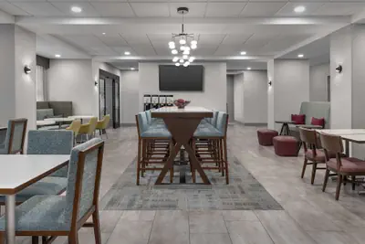 Photo 2 - Hampton Inn Birmingham I-65/Lakeshore Drive