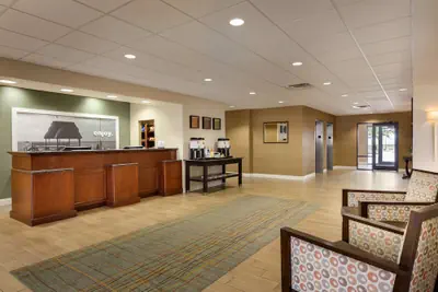 Photo 4 - Hampton Inn & Suites Largo