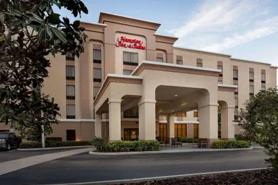 Photo 2 - Hampton Inn & Suites Largo