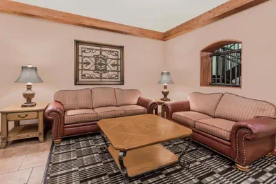 Photo 3 - Clarion Inn Ormond Beach at Destination Daytona