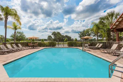 Photo 2 - Clarion Inn Ormond Beach at Destination Daytona