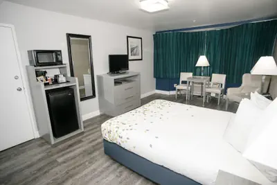 Photo 3 - Anchor Beach Inn