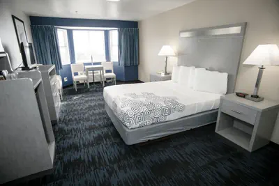Photo 5 - Anchor Beach Inn