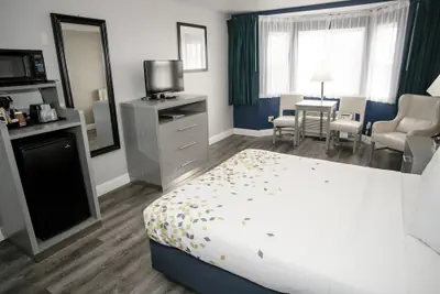 Photo 4 - Anchor Beach Inn