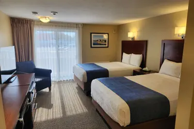 Photo 5 - Hyannis Travel Inn