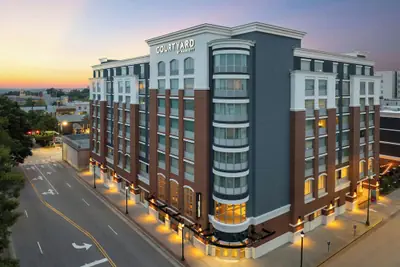 Photo 2 - Courtyard by Marriott Athens Downtown