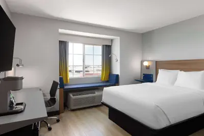 Photo 4 - Microtel Inn & Suites by Wyndham Tracy