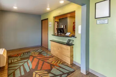 Photo 3 - Extended Stay America Select Suites - Oklahoma City - Bethany