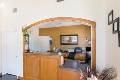 Photo 4 - Rodeway Inn & Suites Humble IAH