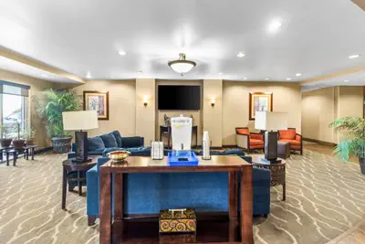 Photo 3 - Comfort Suites Mount Vernon