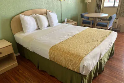 Photo 5 - Travelodge by Wyndham Holbrook