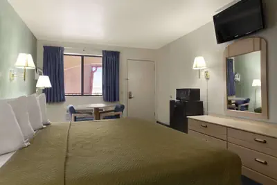 Photo 4 - Travelodge by Wyndham Holbrook