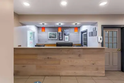 Photo 3 - Country Inn & Suites by Radisson, Newport News South, VA