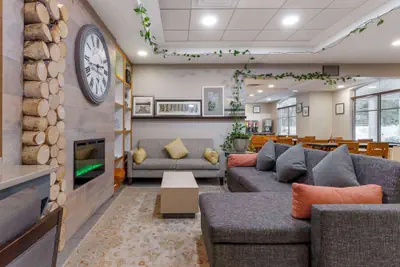 Photo 4 - Country Inn & Suites by Radisson, Newport News South, VA